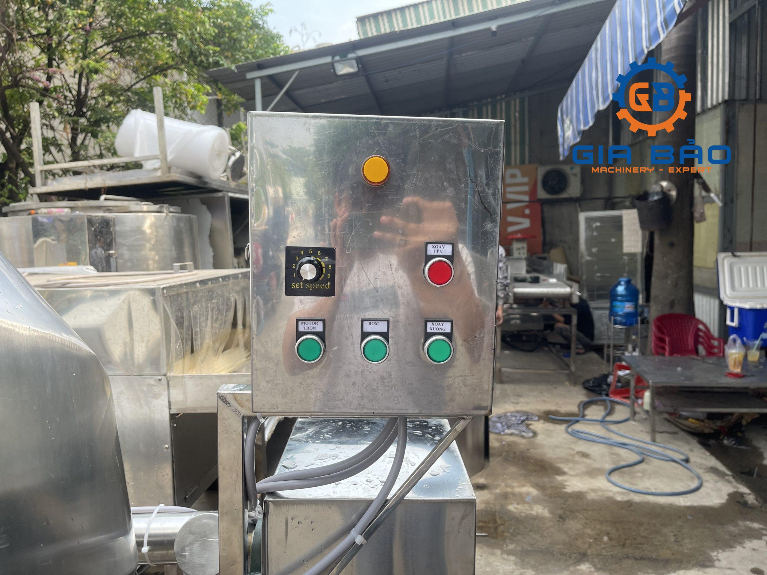 z4233311271987_4b663cc1c7efe11360cadaafe8247d91 Máy trộn lồng quay dạng trái cầu