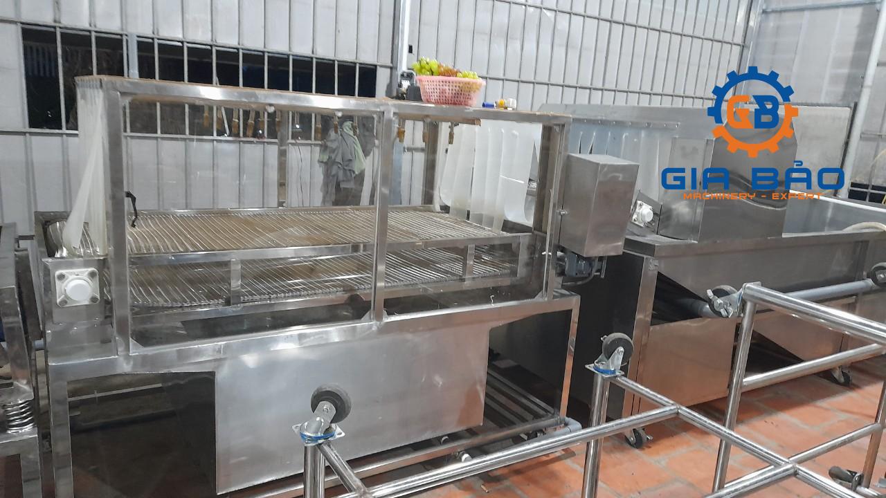 z4233324697838_5f99a0139e99ecb758da61a53f9a5ef0 Máy rửa trái cây, rau củ quả công nghiệp