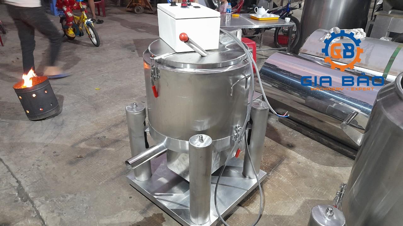 z4233329935873_d1df4797a250ae59ec0b8af893af7199 Máy vắt ly tâm công nghiệp