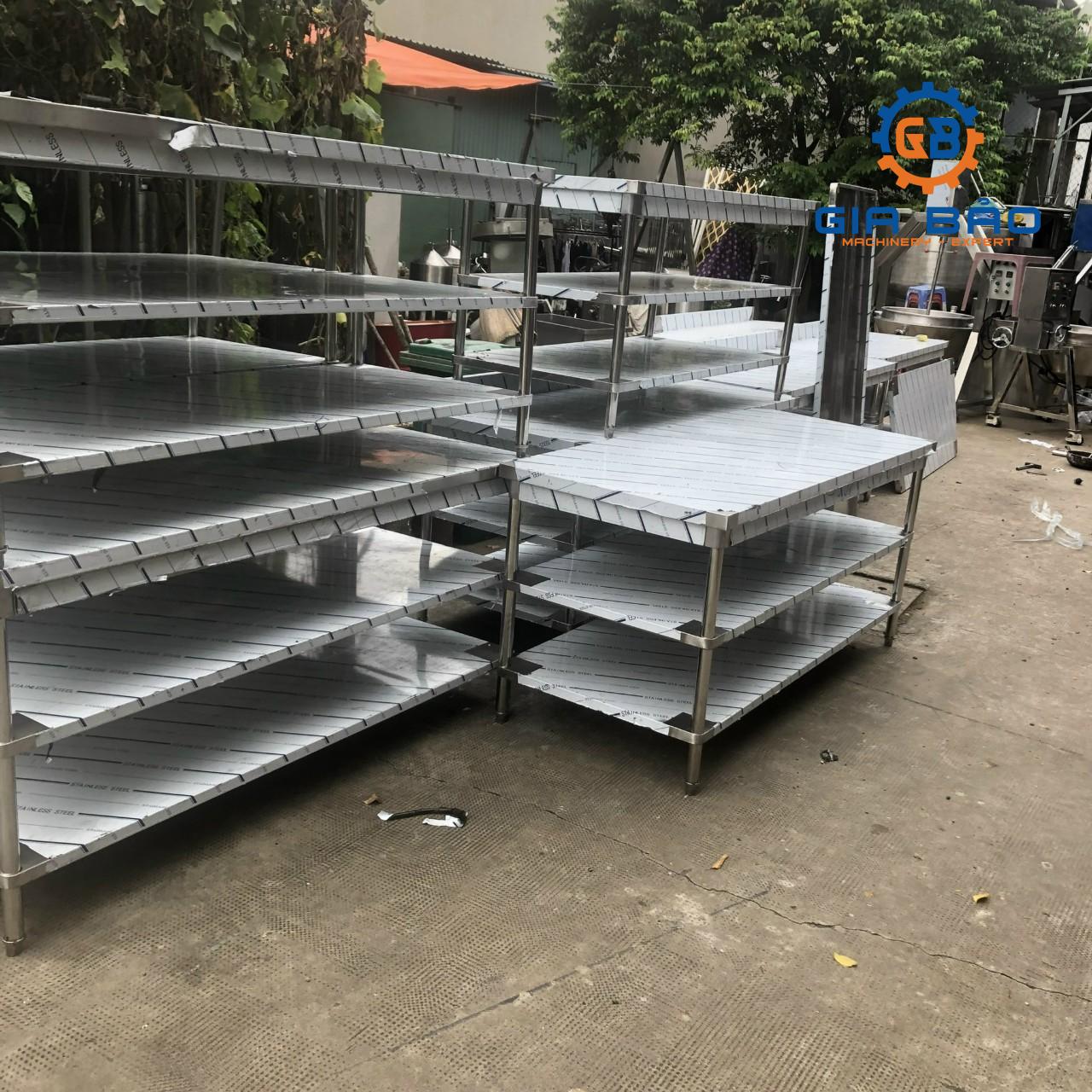 z4233414753552_a364460cc4e23eacb47e60acdf8ed5a2 Bàn kệ Inox nhà bếp nhà hàng