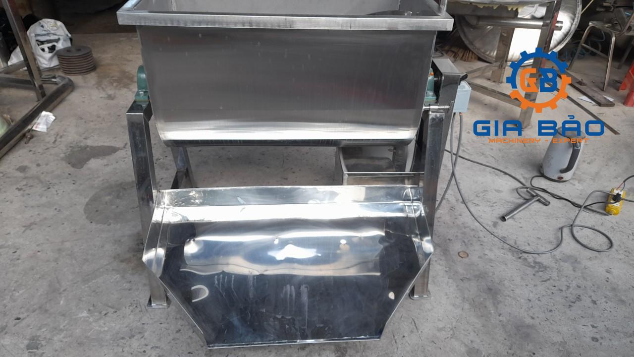 z4233451805927_6ce1bc590efd6bd755fed0c97c2a8968 Máy trộn thực phẩm dạng nằm ngang công nghiệp