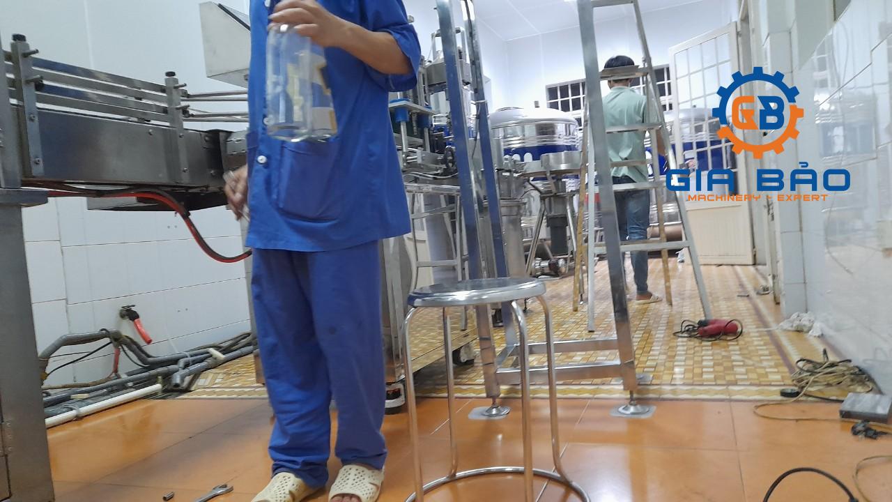 z4233460128373_0f9fcaeba1ad50c21161310a5eb2bf3f Máy chiết rót nước, rượu bia, nước giải khát công nghiệp