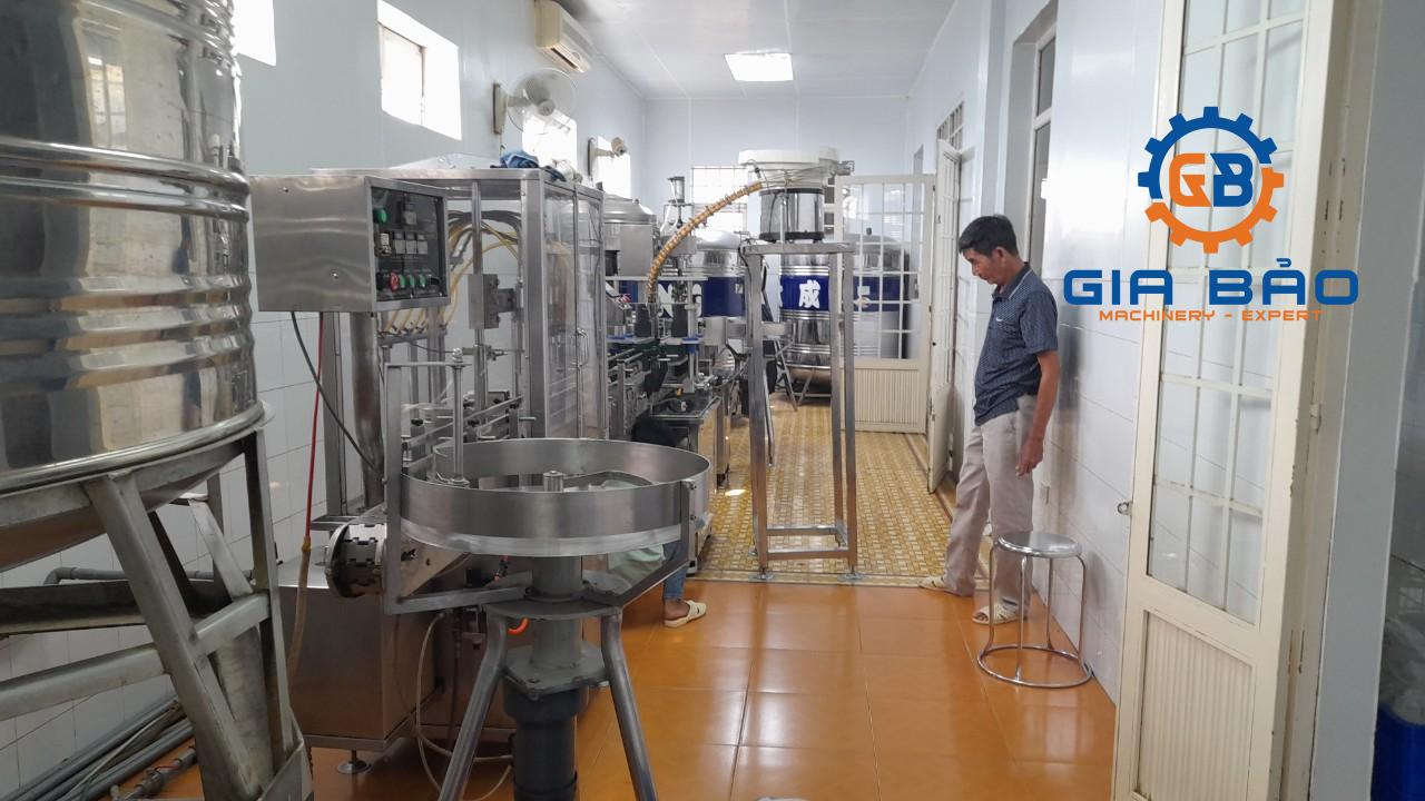 z4233460139400_345e73974935ce9d5678964c77462a86 Máy chiết rót nước, rượu bia, nước giải khát công nghiệp