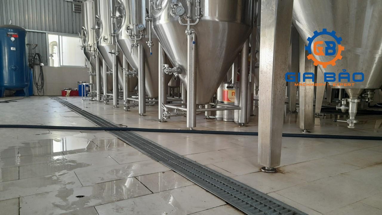 z4233512137704_00fccb30fadf727f1dd7e612ae3c8344 Tank lên men bia và hệ nấu bia thủ công